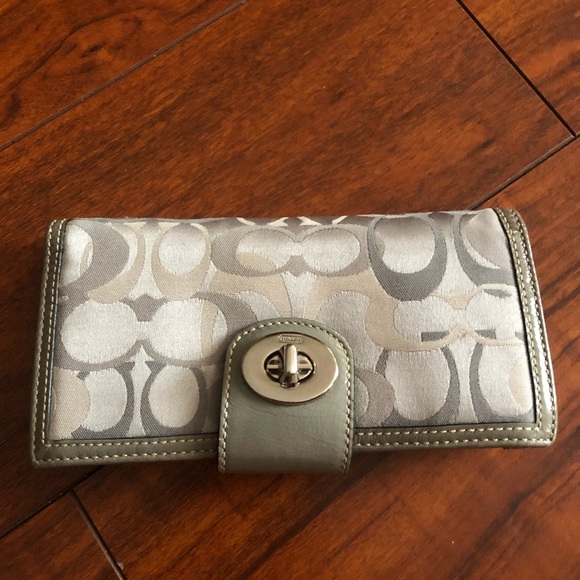 Wallet - Picture 1 of 4